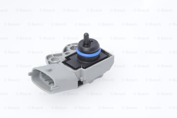 bosch-basinc-sensoru-volvo-xc90-25t-awd-200210-201210-v70-ii-24-t-200003-200307-v70-ii-25-t-200404-200707-0261230110